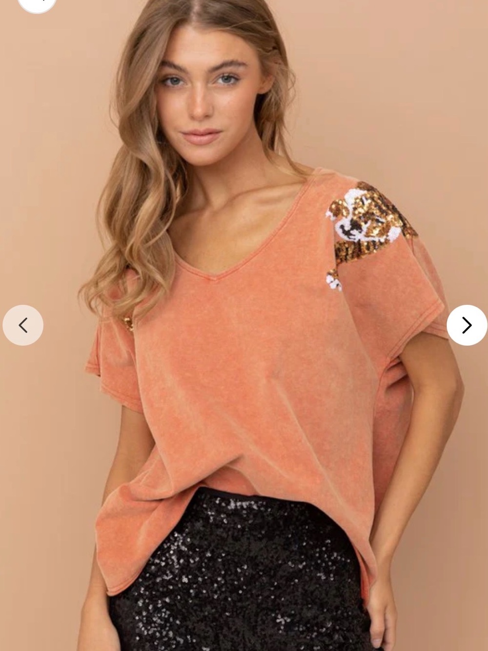Tiger Sequin Patch Accent V-Neck Rust Short Sleeve Top (S) - Picture 2 of 10